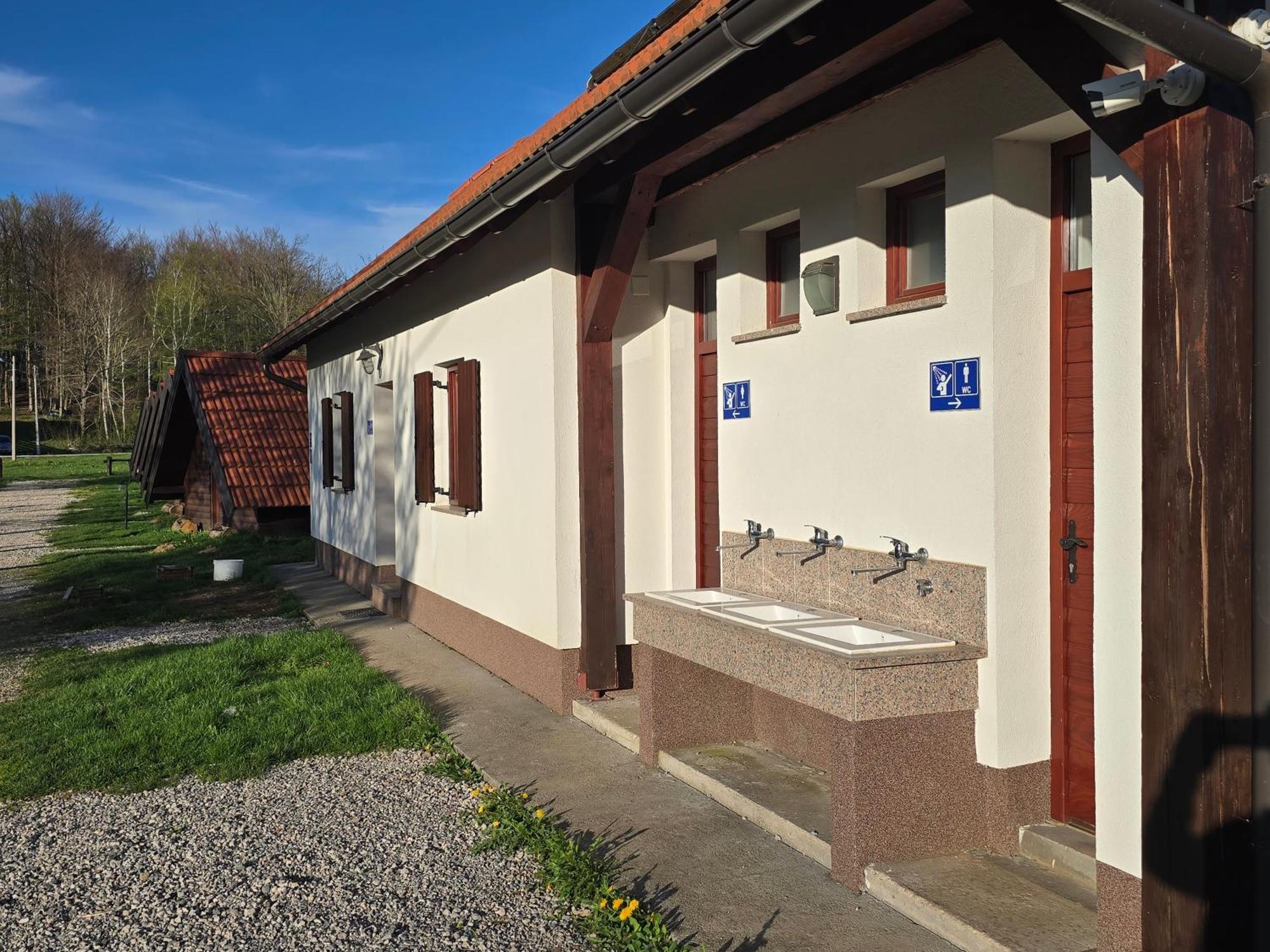 Bungalows Rizvan City Brusane Экстерьер фото